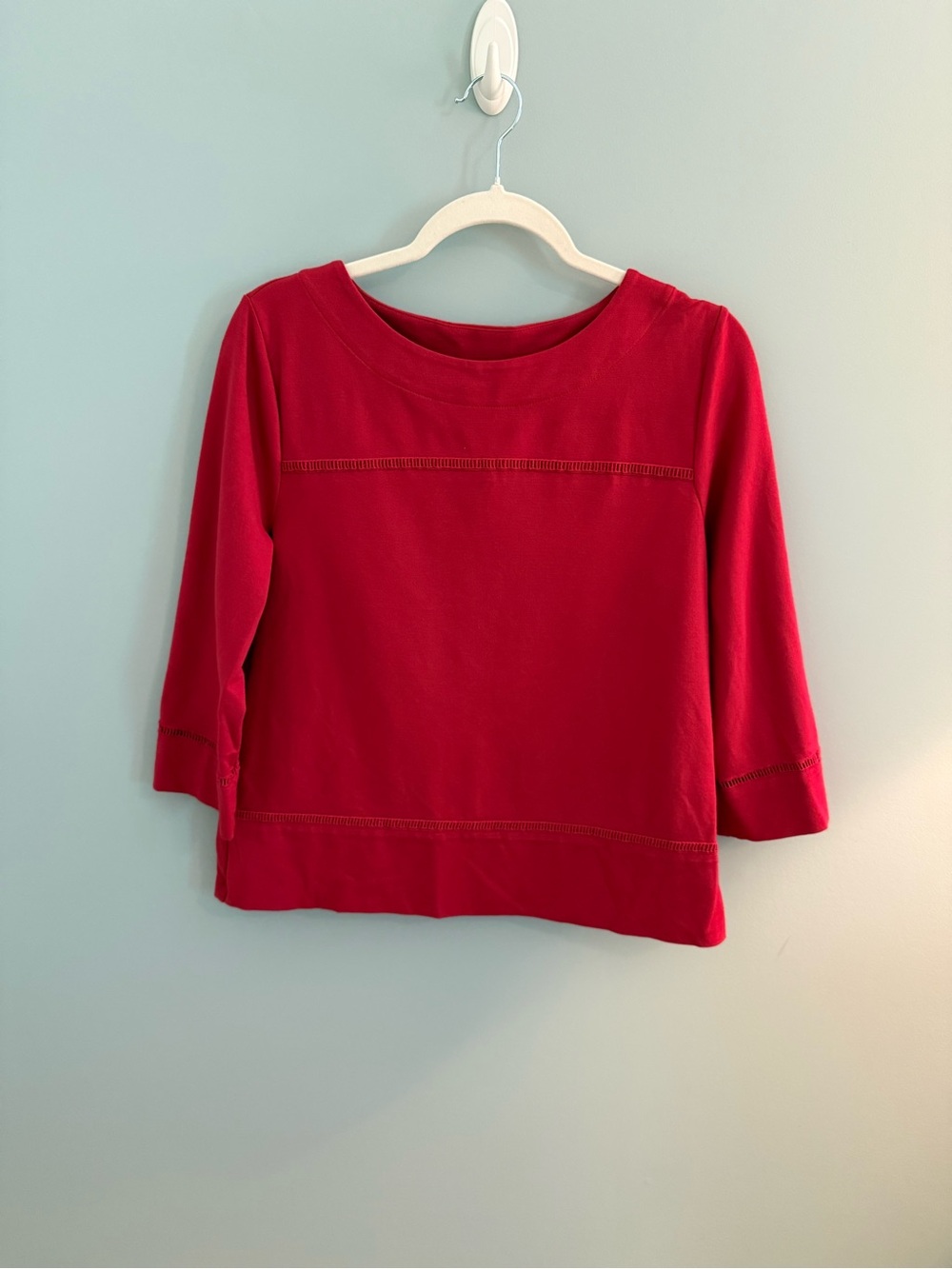 Chico’s red 3/4 Sleeve Pullover Top Chico sz 1 
Size 8 medium